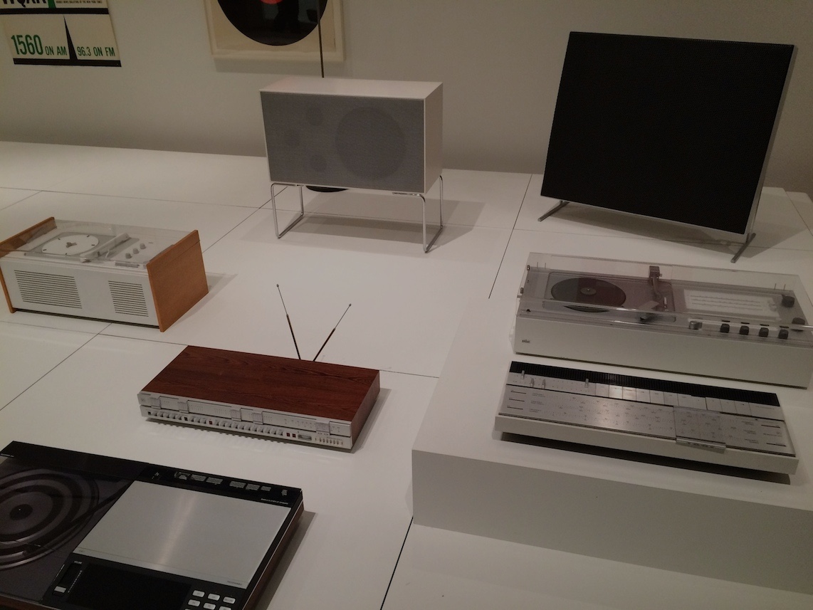MoMA Radios años 60 y 70 B&O y Braun