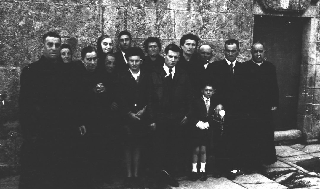 Tío cura, dueño de Telefunken Panchito y su familia de Cambeo. Radioexperto.com