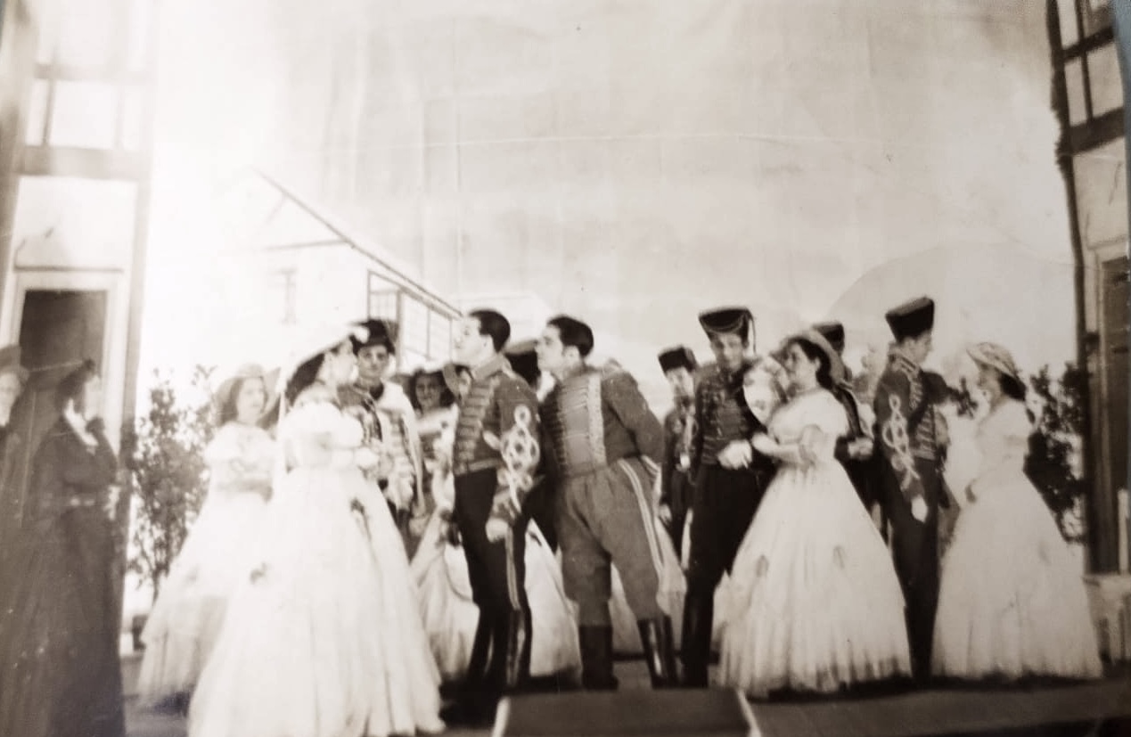 El Tenor Jeronimo Meseguer y su radio viajera